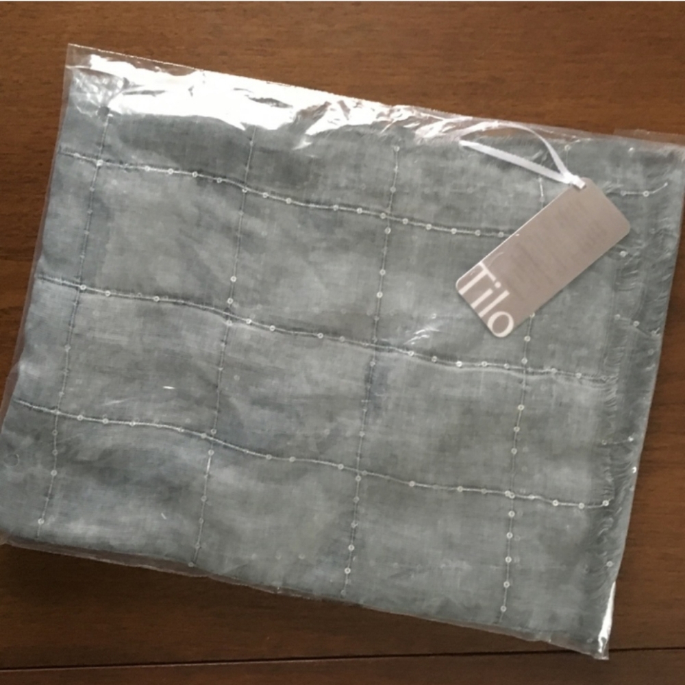 Tilo Twilight Gray Sparkle Lightweight Scarf with Fringe Trim NWT - Picture 3 of 8
